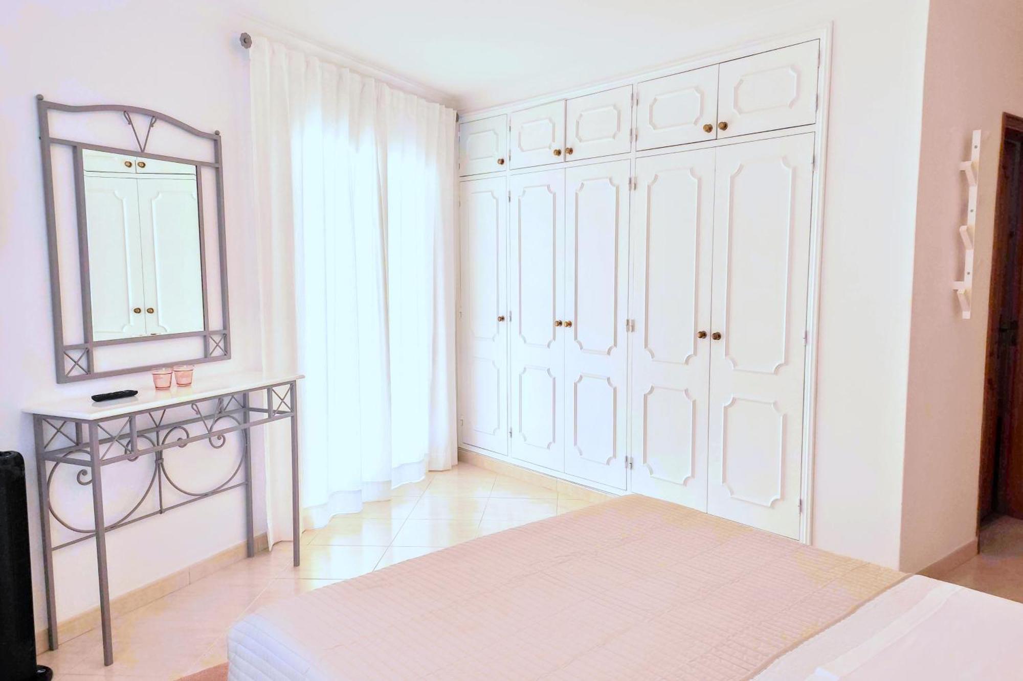 Avenue Apartment กัวเตย์รา ภายนอก รูปภาพ