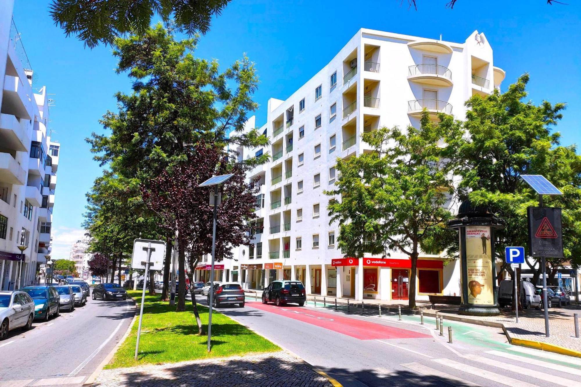 Avenue Apartment กัวเตย์รา ภายนอก รูปภาพ